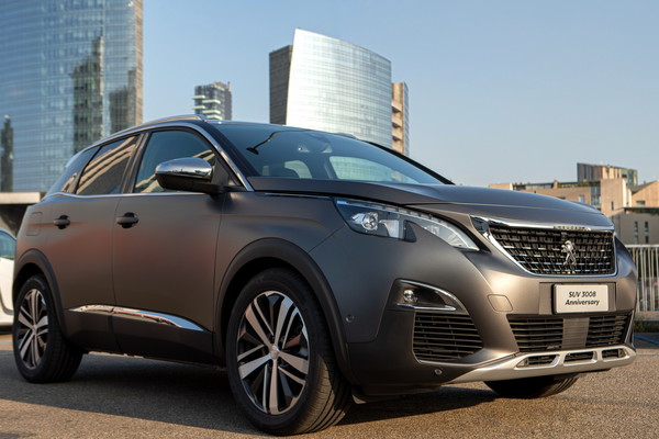Për Peugeot 3008 vjen modeli "Anniversary" (FOTO) 1 pezho6