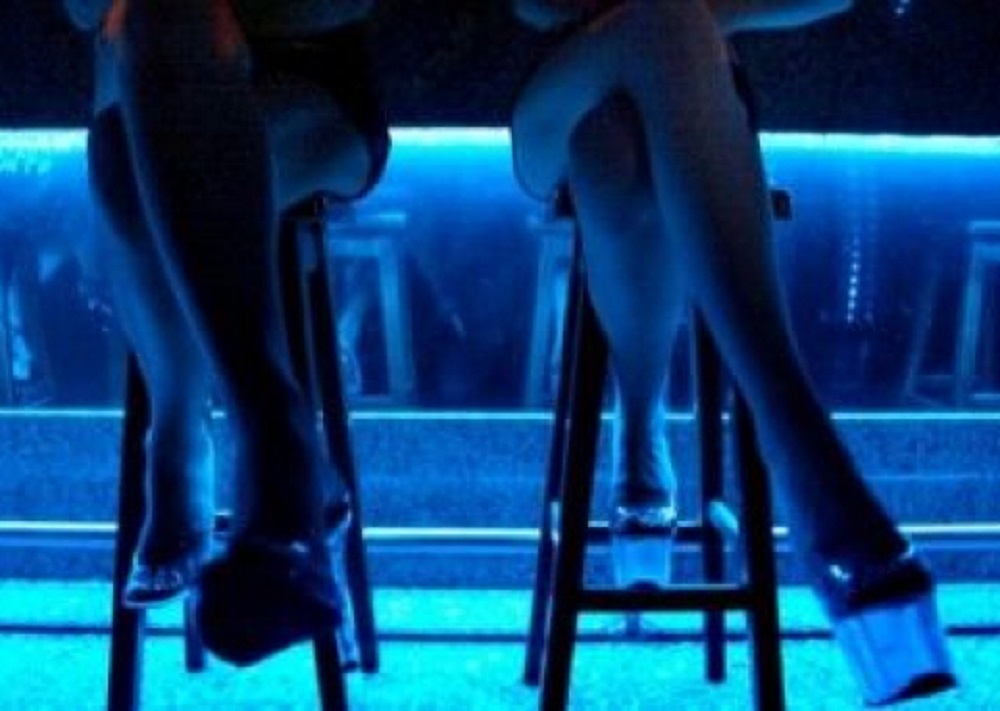 Shtrytëzonte një 14-vjeçare, e shkuara e pronarit të lokalit të natës që u arrestua sot prostitucion
