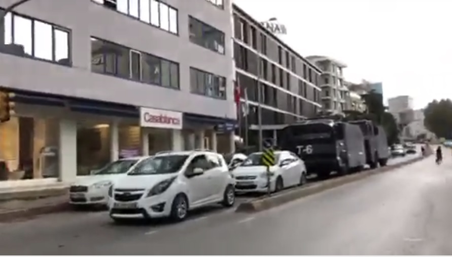 Video / Frikë nga trazirat, Policia blindon stadiumin para ndeshjes Turqi-Shqipëri stadium