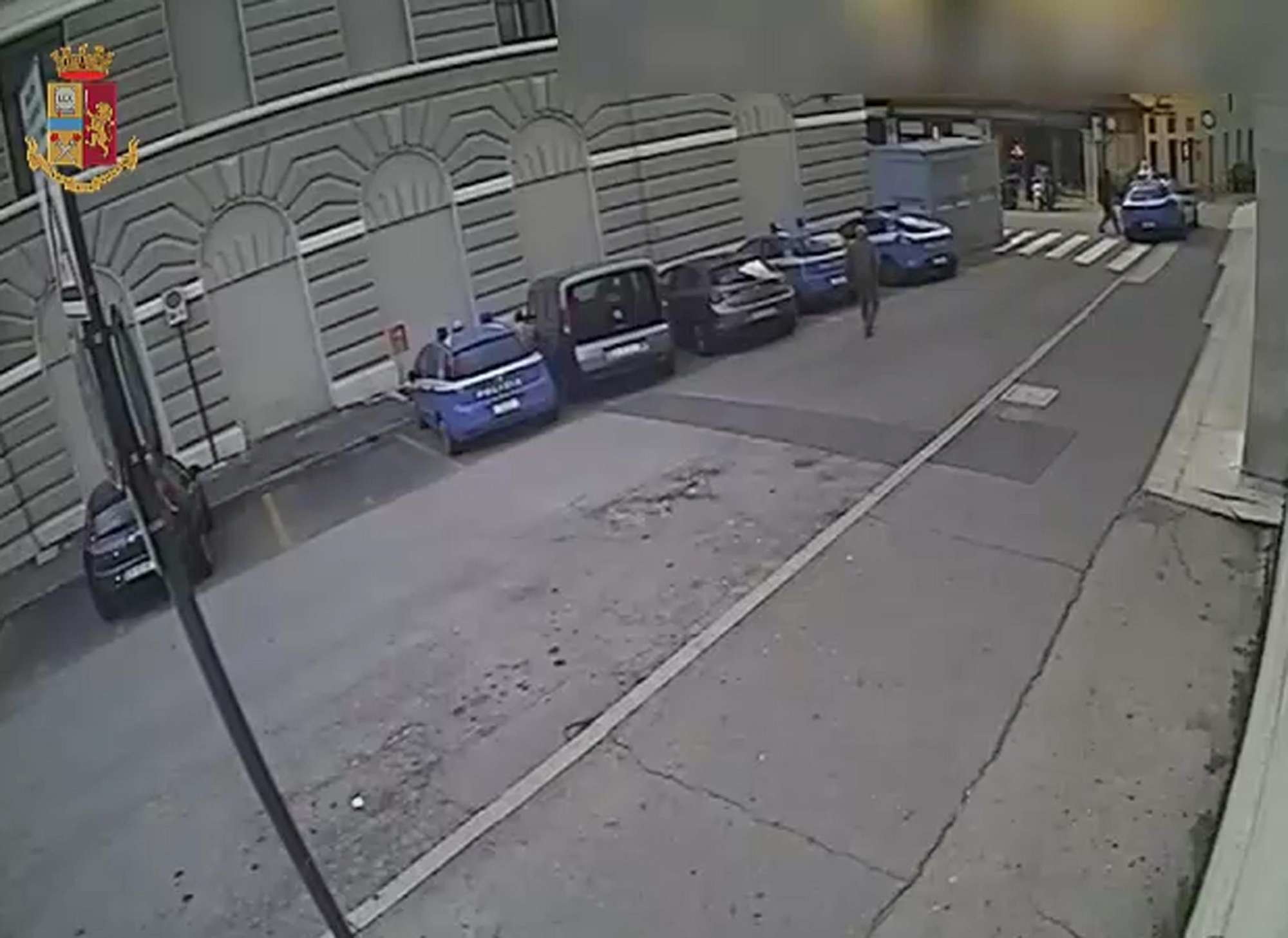 Dalin pamjet, si u qëlluan dy policët në kuesturën e Triestes (FOTO) 2 tresi66