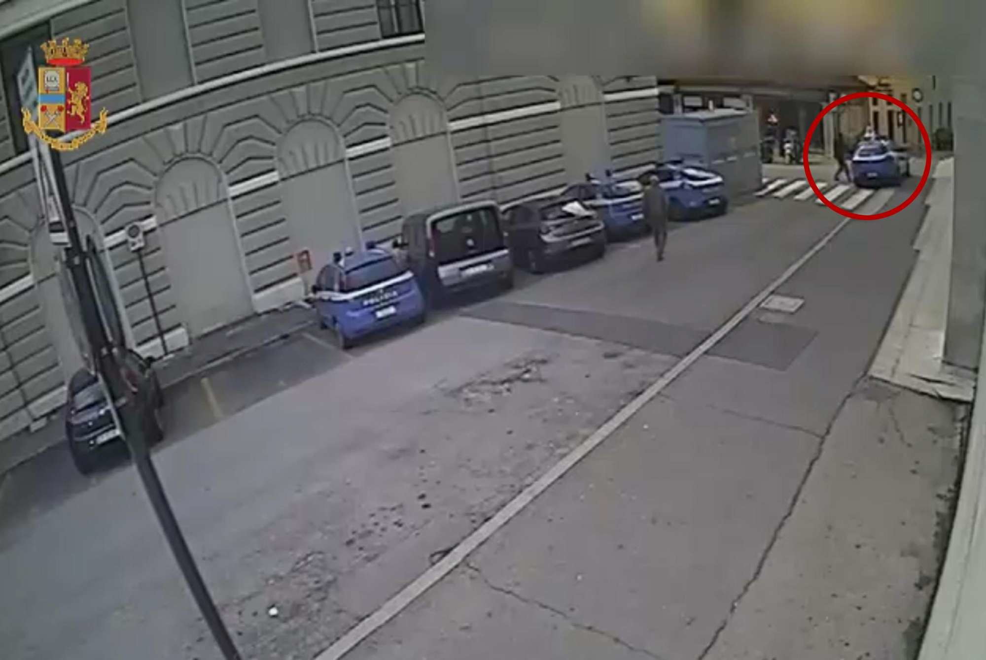 Dalin pamjet, si u qëlluan dy policët në kuesturën e Triestes (FOTO) 1 tresity7