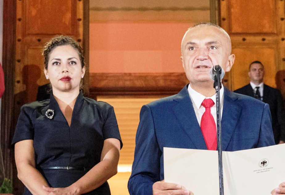 Nuk votoi rezolutën e PS kundër Metës, Presidenti shpërndan në rrjetet sociale videon e ministres Xhaçka 37105862871 ea1e258175 b 1