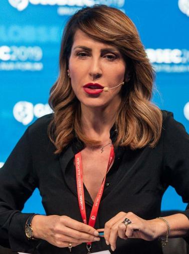 Majlinda Bregu ua merr në kthesë modeleve, a i ka fryrë buzët ish-deputetja? 2 426292