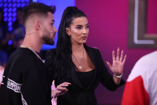 Moderatorja shqiptare flet për herë të parë për lidhjen me Cozmanin 1 640 0 5dd166a55516e