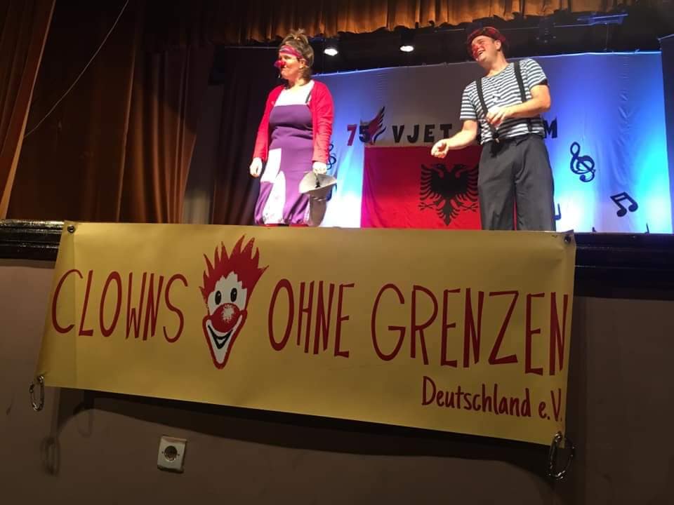 75 orë festime: Koret e shkollave dhe kllounët gjermanë argëtojnë fëmijët matjanë /Foto/ 5 75 vjetori 2