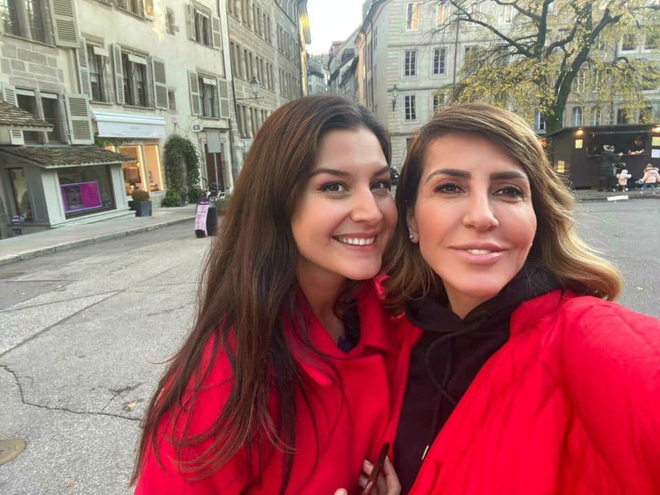 Majlinda Bregu ua merr në kthesë modeleve, a i ka fryrë buzët ish-deputetja? 4 75380348 2472809756101820 1166871846147063808 n