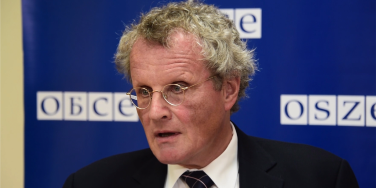 “Më lini të qetë”, Borchard reagon për herë të parë pas vendimit të Metës për ta shpallur “non grata” Bernd Boschard