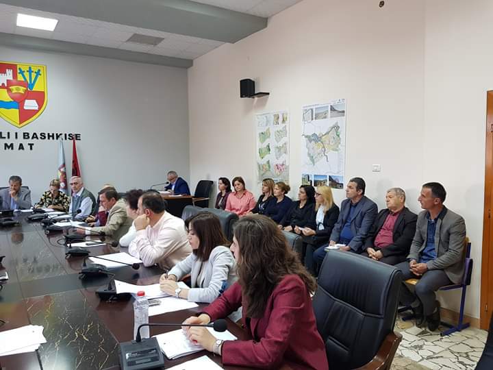 Solidarizim me të prekurit nga tërmeti/ 21 këshilltarët e bashkisë Mat dhurojnë rrogën e tyre mujore WhatsApp Image 2019 11 28 at 12.05.17
