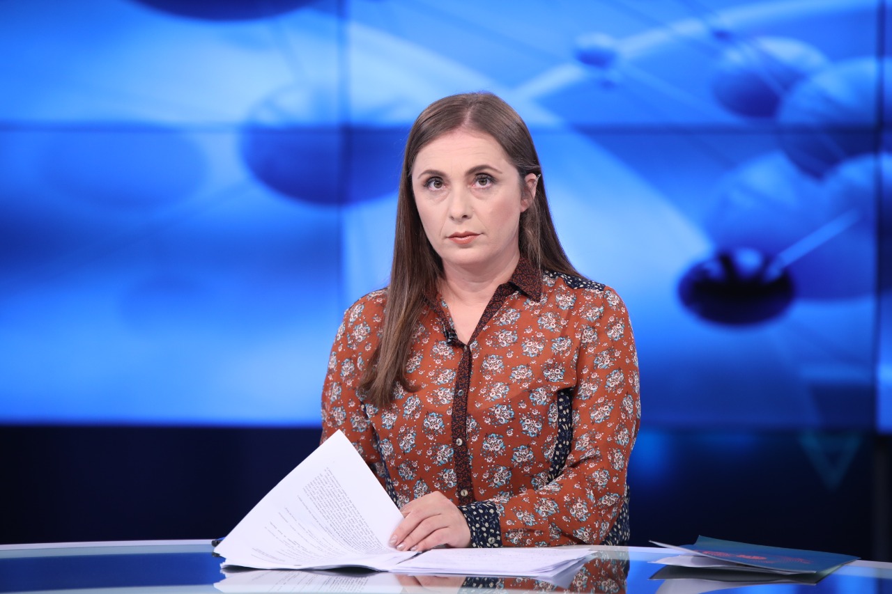 Fale, ka qenë i lodhur/ Anila Hoxha tregon bisedën me të atin pas incidentit me efektivin e policisë anila
