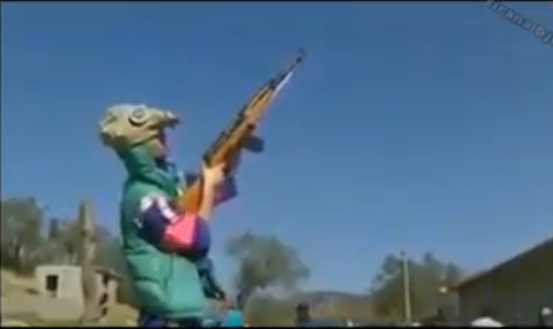 Video / Kur populli rrëmbeu armët, çfarë ndodhi në Shqipëri në vitin e mbrapshtë arma