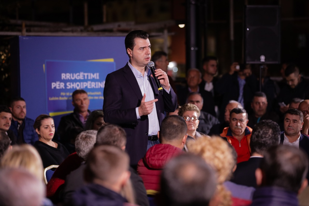 Basha zhvendoset në Athinë për 28-nëntorin basha 2
