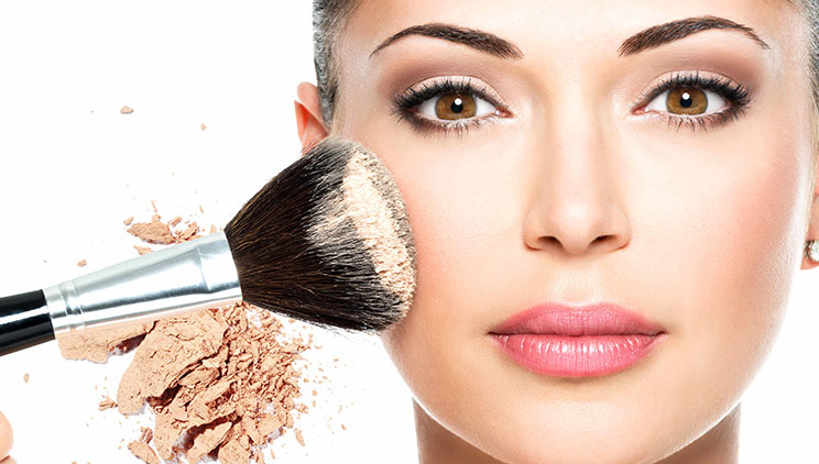 Këto 3 trende të grimit nuk dalin kurrë nga moda girltualet