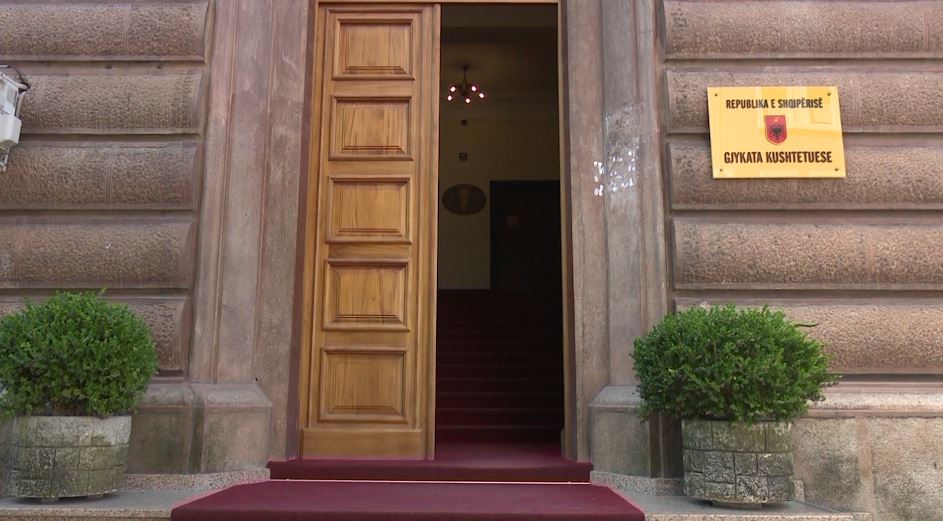 Votimi i rezolutës nga Kuvendi/ Reagon Gjykata Kushtetuese: Plotësuam disa vakanca, s’ka kuroum për të shqyrtuar seanca gjyqësore gjykata kushtetuese 1