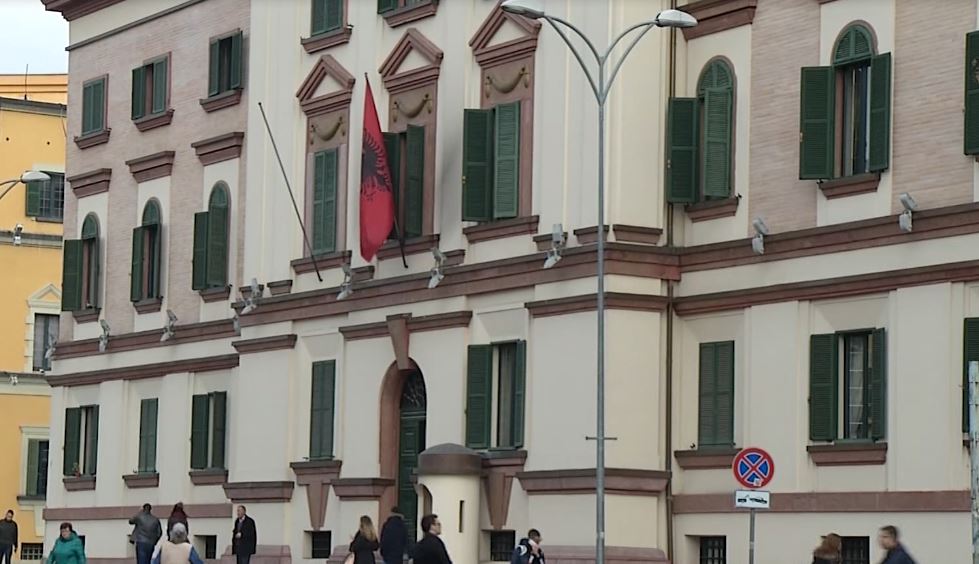 Ambasadat e huaja në Tiranë refuzojnë shërbimin e policisë private të Sandër Lleshajt: Nuk garanton siguri min brendshme