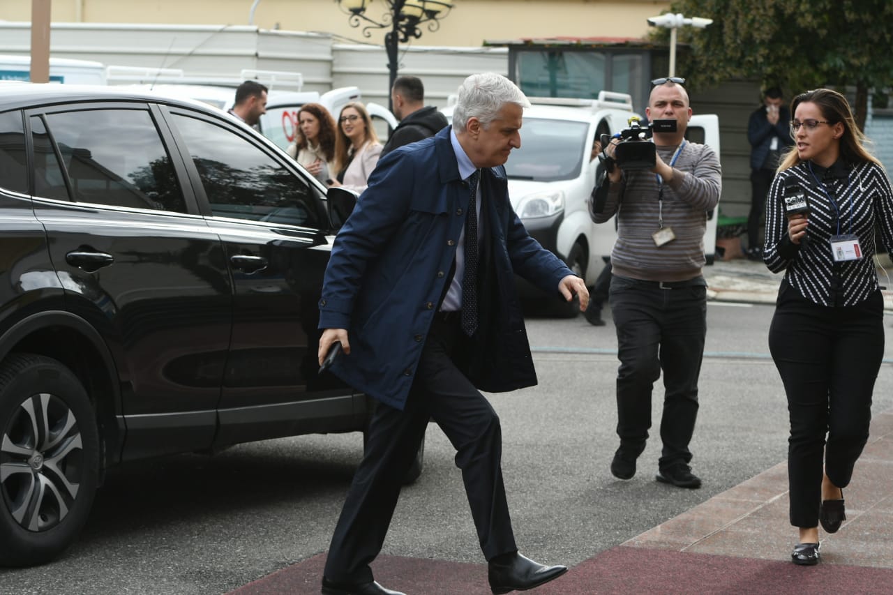Larg misionit të tij! Këto foto tregojnë se Kuvendi është kthyer në pasarelë mode 6 parlament 22 1