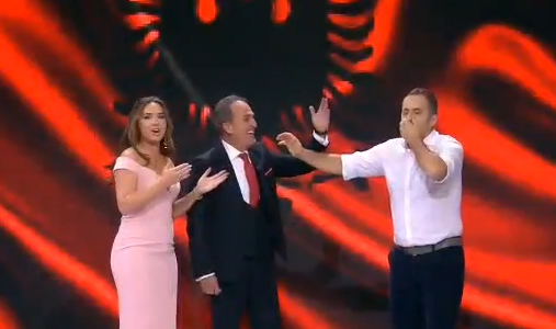 VIDEO/ Manushi bën gafën e madhe live në emision, ja si e quan tenorin Kastriot Tusha q 3