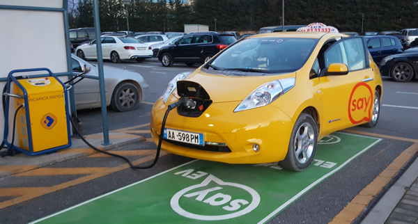 Veliaj propozon uljen e TVSH për autobusët dhe makinat elektrike