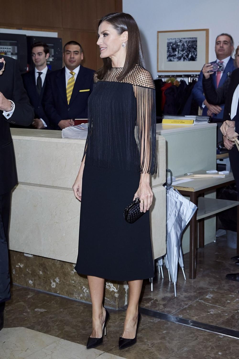 Mbretëresha Letizia duket e mrekullueshme me fustanin e zi 1 1 11