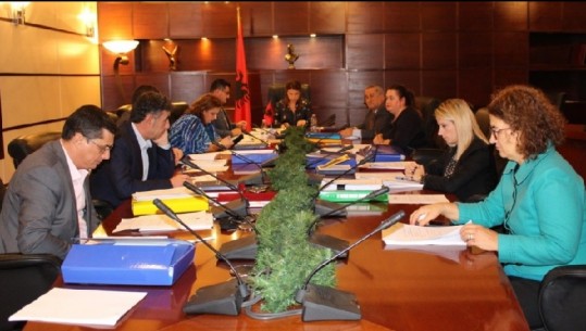 Godinat dëmtohen nga tërmeti/ Mbyllen gjykatat në Tiranë, Durrës dhe Lezhë 1573585953 KLGJ