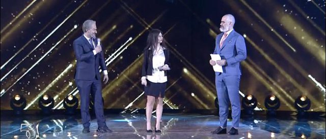 Berisha, Rama dhe Topalli bëhen “bashkë” në ‘Festivalin e Këngës’ 640 0 5dfbfe4fce9d3