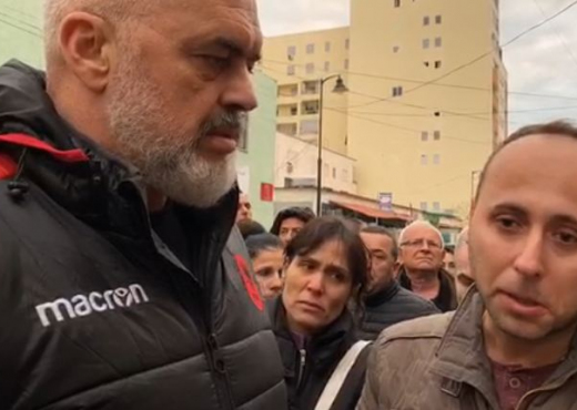 Banori me lot në sy i qan hallin Ramës: Nuk japin arsyen e vdekjes së babait Capture 22