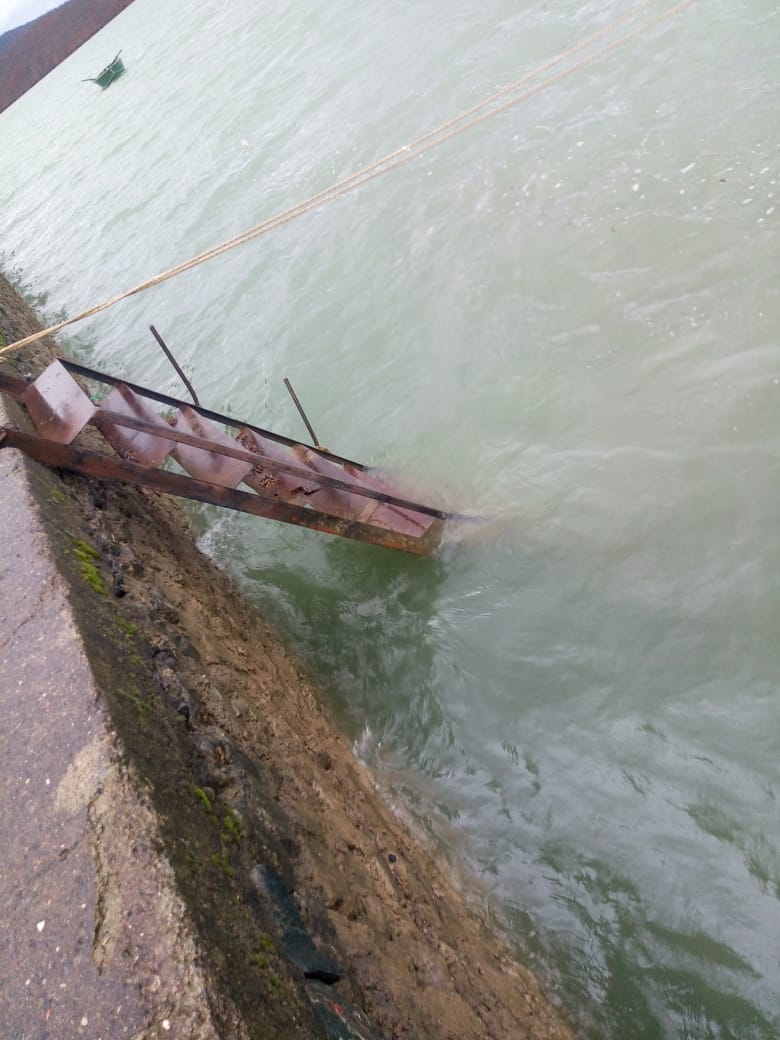 Moti i keq/ Rrëshqitje gurësh në aksin nacional Milot-Burrel, probleme edhe me linjat elektrike 2 WhatsApp Image 2019 12 22 at 13.53.41 6