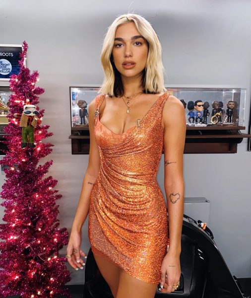 Dua Lipa shkëlqen teksa flet për Kosovën në emisionin më të ndjekur në Amerikë 2 dua 3