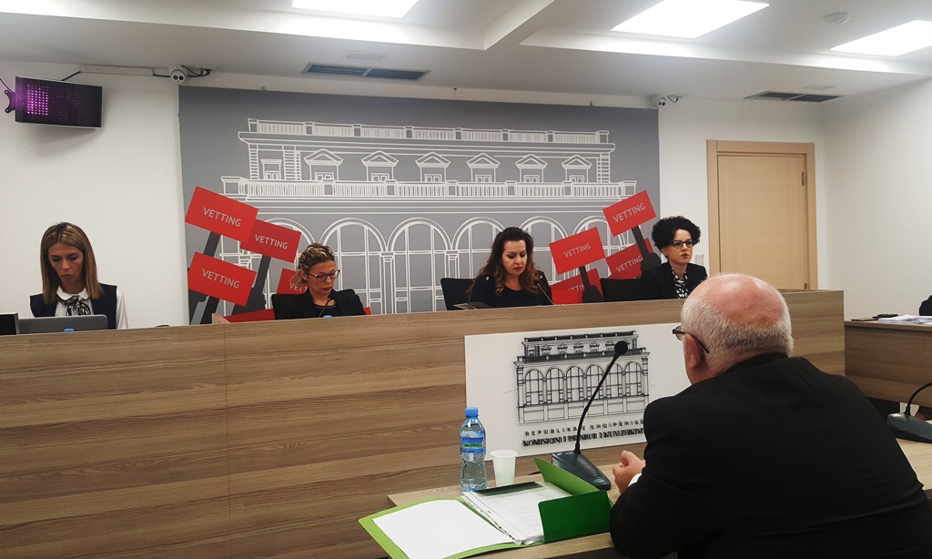 Nuk i dolën “llogaritë” për blerjen e një ‘Benzi’, një shtëpie dhe një toke në Korçë, si u fundos nga KPA gjyqtari Sotiraq Lubonja gjyqtari Sotiraq Lubonja 1