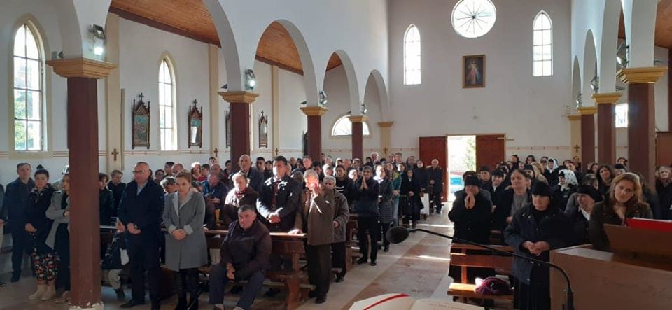 Tërmeti, Kryemadhi falet në kishë: Të kthejmë besimin te Zoti dhe te vazhdimësia e jetës kishe