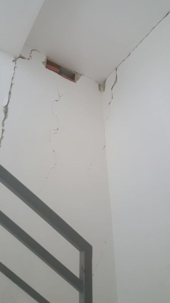 Fotot: Dëmet e tërmetit, në “Astir” çahen “pallatet e reja” 2 molla2