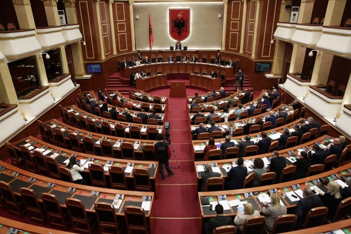 Kuvendi mblidhet në gjendje të jashtëzakonshme, zgjidhet të enjten kryeprokurori i ri parlament ps