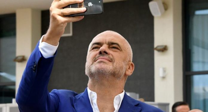 “Ndërtesat kanë ngelur se mjekët…”/ Rama përplaset me komentuesin: Mos paç kurrë nevojë për spital, por ka mijëra… rama 3