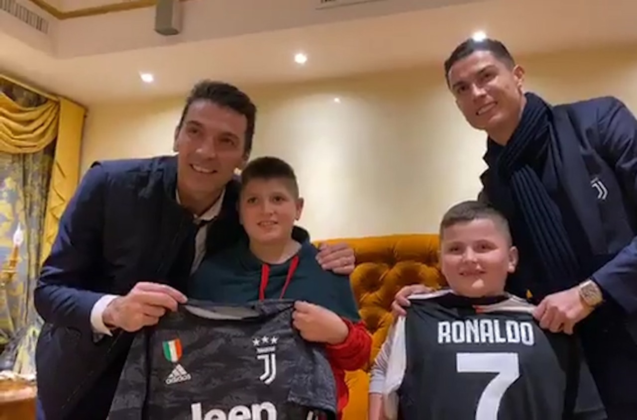Rama mban fjalën, Aureli dhe Alesio takojnë Cristiano Ronaldon dhe Gianluigi Buffon (Video) ronaldo n2