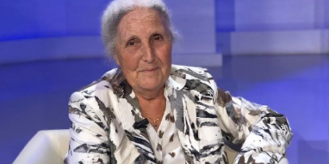 Nusja e profesoreshë Luljeta Bozos tregon emocionet e vjehrrës, ja dedikimi i veçantë tnjyu