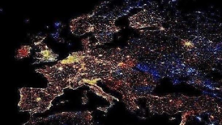 Pamja e rrallë e Europës nga sateliti natën e Vitit të Ri 1577961270 europa