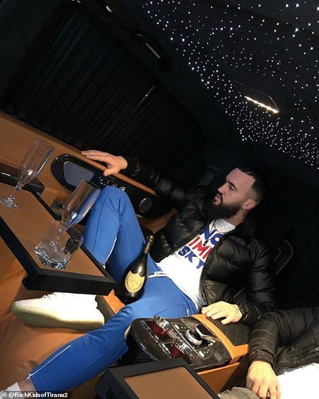 “Nga hotelet luksoze tek avionët privat”: Njihuni me fëmijët e pasur në Shqipëri dhe Dubai 6 23481352 7895265 And the Rich Kids of Tirana Albania posted a snap of Tur Kasa ta