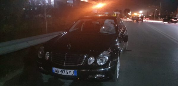 Goditi makinën e Policisë dhe ofendoi efektivët, arrestohet “piloti i rrugës” 858619dc b624 4b16 b252 fe367cdbf3dc