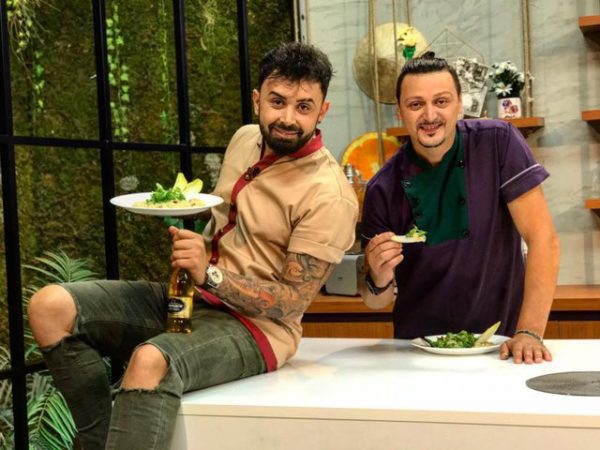 Alfio dhe Indriti, dy shefat e “kuzhinës së ekranit” vendosin të hapin një shkollë kulinarie Alfio