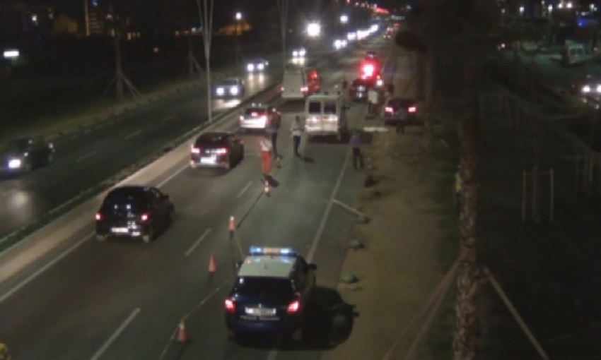 Tentoi të kalojë në anën tjetër të autostradës Tiranë-Durrës, 60-vjeçari përplaset për vdekje nga ‘Benzi’ aksident 1