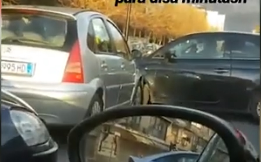 Video/ Era e fortë, makinat përplasen masivisht në Tiranë aksident