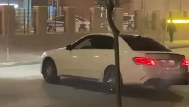 Bosi prej Tirane ‘karshillëk’ policisë! Drift para komisariatit benz 2