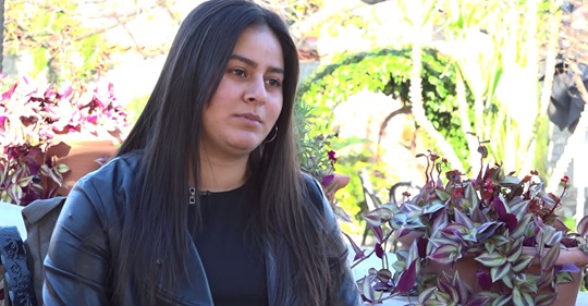 Rrëfimi i pazakontë i 18-vjeçares: Me vegla në duar, ajo e ndaloi mamin të më abortonte