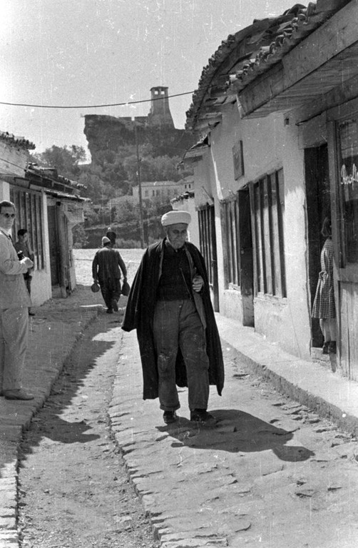 Koleksioni “shqiptar” i Fiedler 4 nje hoxhe ne kruje