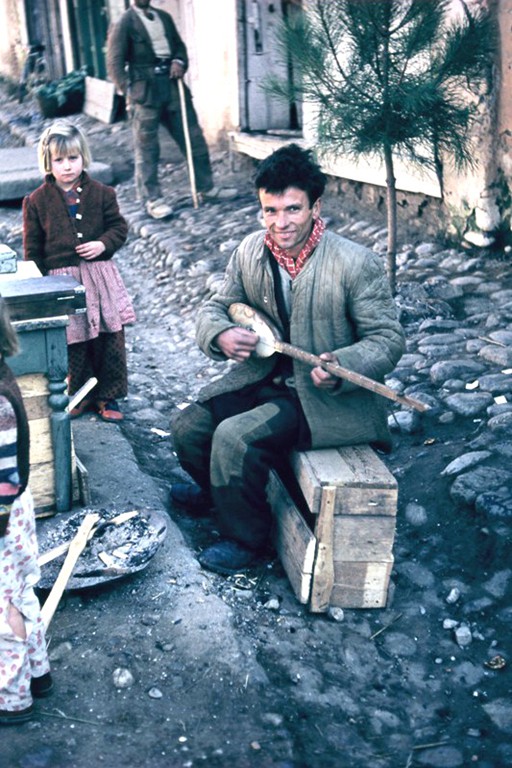 Koleksioni “shqiptar” i Fiedler 5 nje i ri luan me cifteli