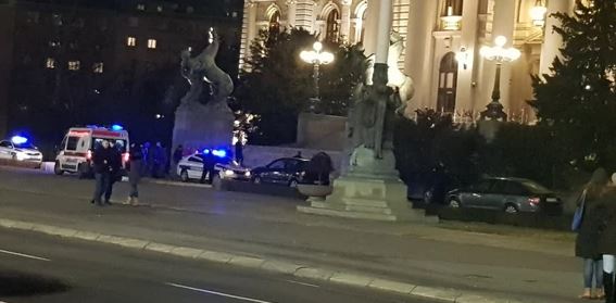 Horror para parlamentit, vetëvritet me armë zjarri 50-vjeçari parlamenti 2