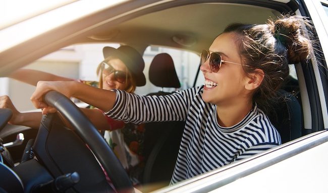 Studimi/ Pse gratë në timon janë më pak të rrezikshme se burrat?! woman car 2