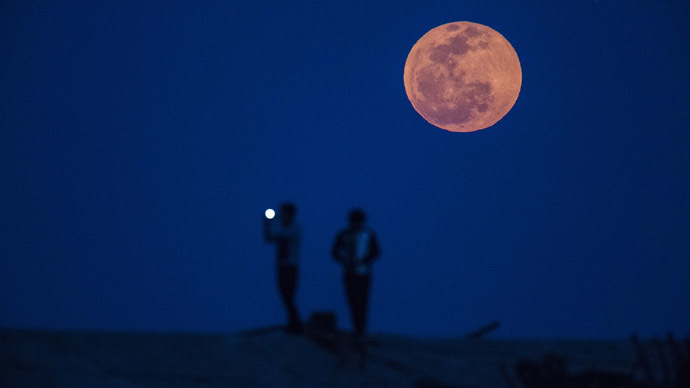 'Superhëna' shfaqet në New York, ja fotot spektakolare 12 12343564576878.si