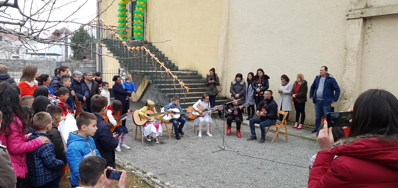Fotot/ Një shpresë e re për 50 fëmijë në pamundësi ekonomike, hapet Qendra ditore në Mat 2 85105686 2024245777721897 8162592823586062336 o