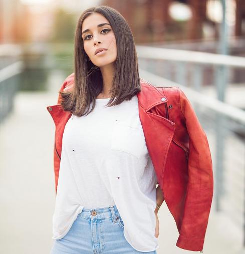 Kush është Jori, modelja shqiptare që po mahnit Italinë 13 Jori Delli 14