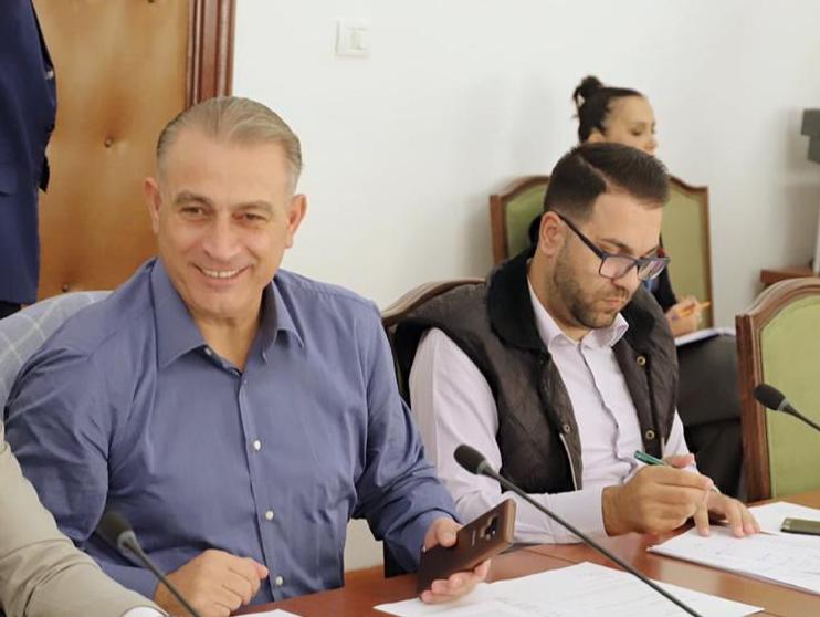 ‘Gjobat, e vetmja zgjidhje për të pabindurit’, Edmond Stojku: S’ka mungesë ushqimi, mos bëni skenarë filmash 525d59f7 c785 40b0 989d 75739d20de27 1